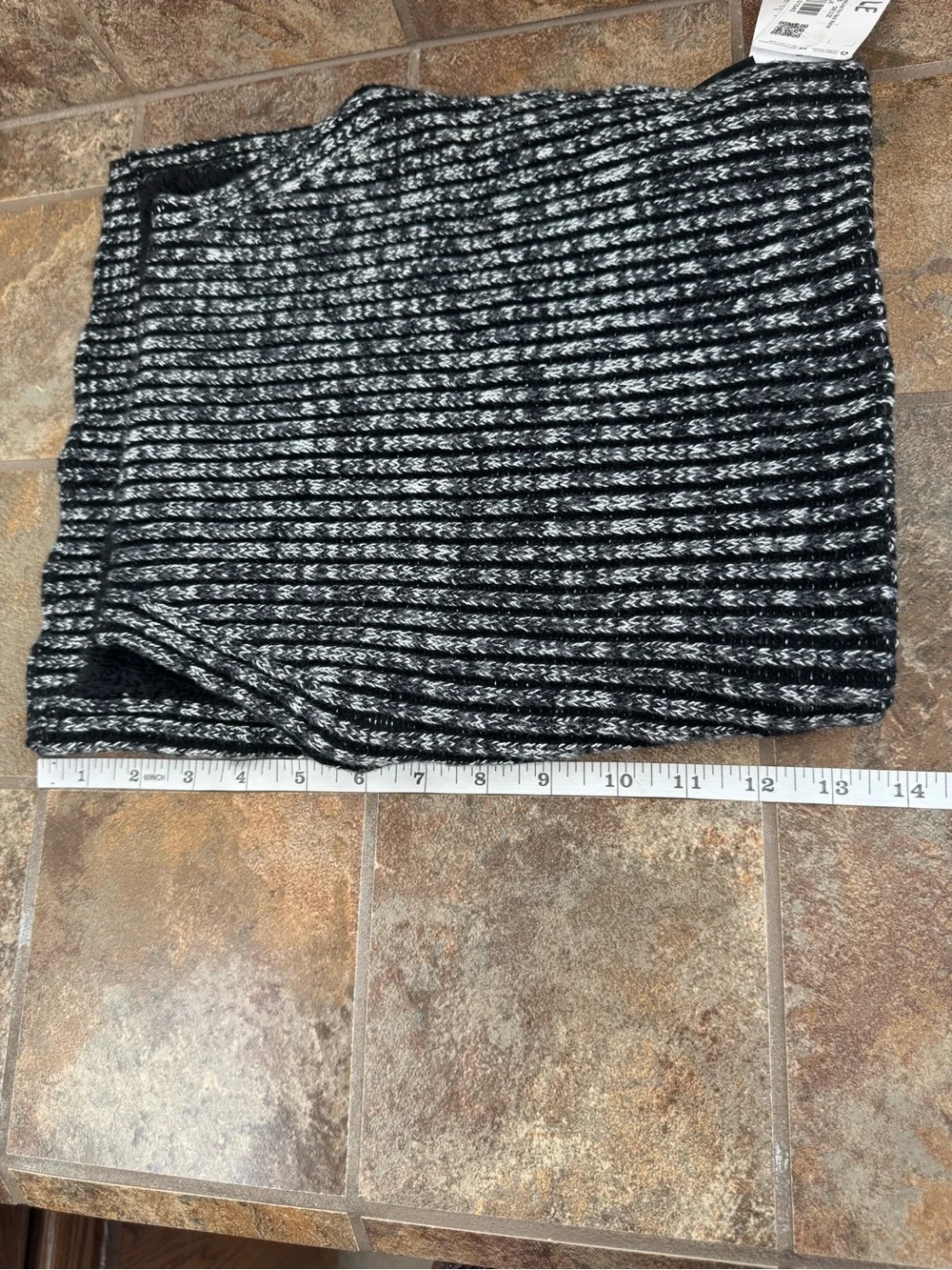 NWT Lululemon Textured Fleece-Lined Knit Neck Warmer Black White